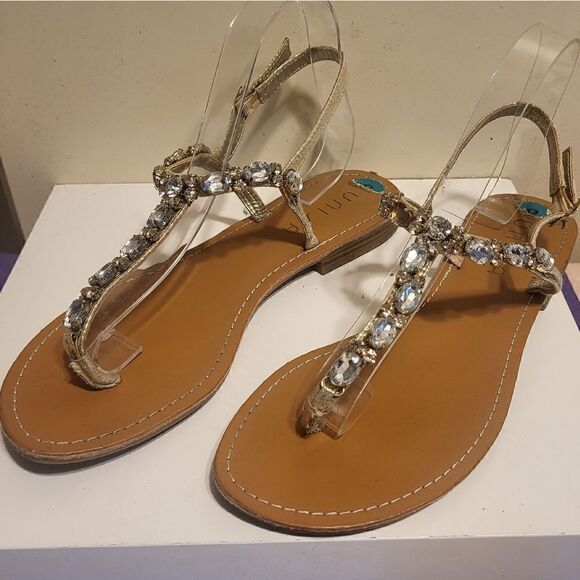 Unisa Gold Leather Rhinestone Jeweled T-Strap Flat Sandals sz.8 MSRP $120 - Picture 2 of 6